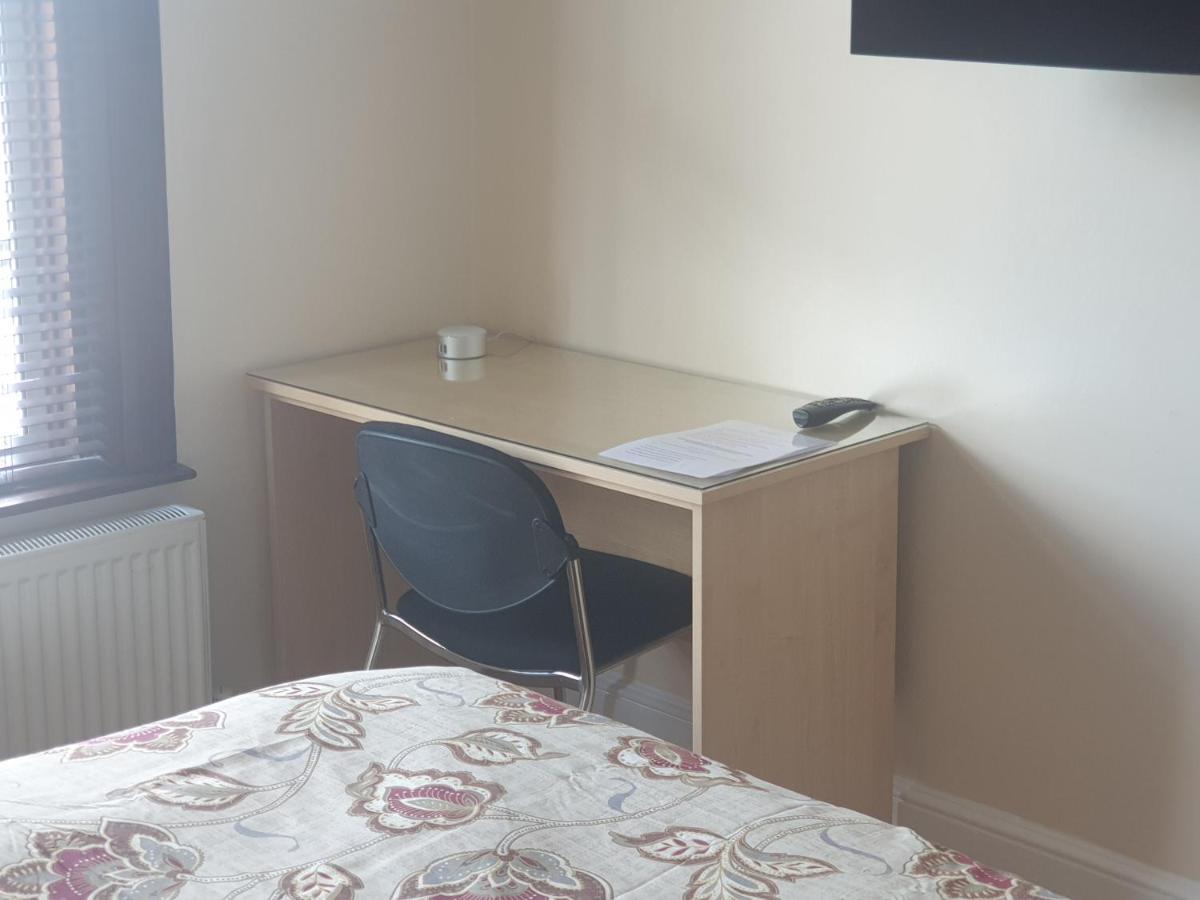 London Luxury Apartments 5 Min Walk From Ilford Station, With Free Parking Free Wifi Exterior photo